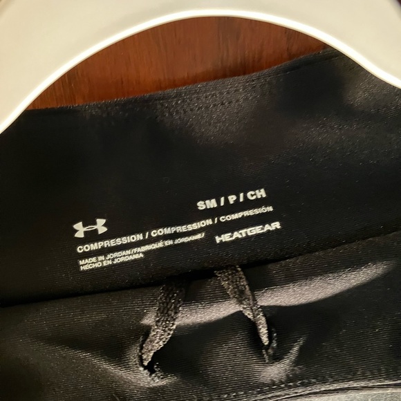 Under armour size small women’s running capri pants - Picture 9 of 10